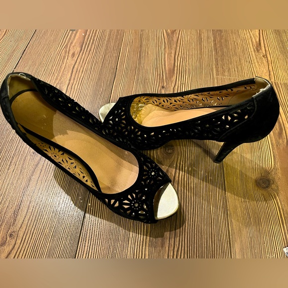 *LIKE NEW* Gorgeous sexy classic black velour peep toe 3.5” heels Sz. 8.5-9 - Picture 7 of 10